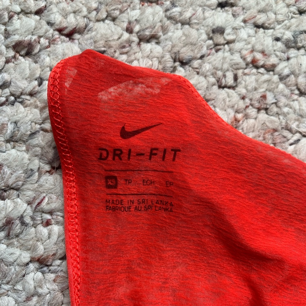 Nike Tank Top - Picture 3 of 3